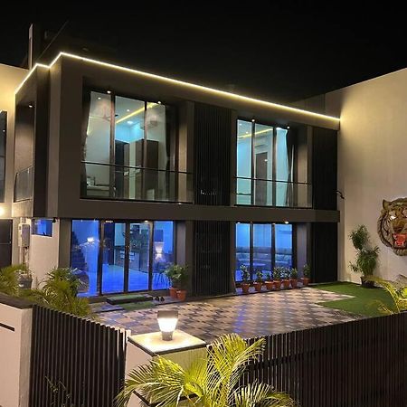 Stayhaven Starmount 4Bhk & Pool 孟买 外观 照片
