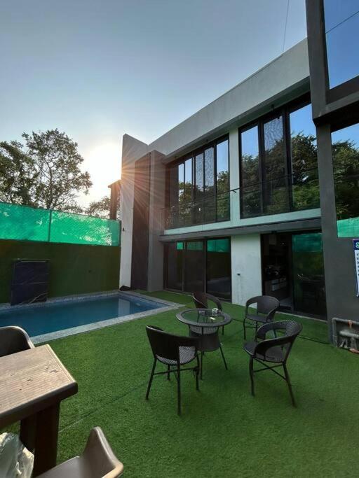 Stayhaven Starmount 4Bhk & Pool 孟买 外观 照片