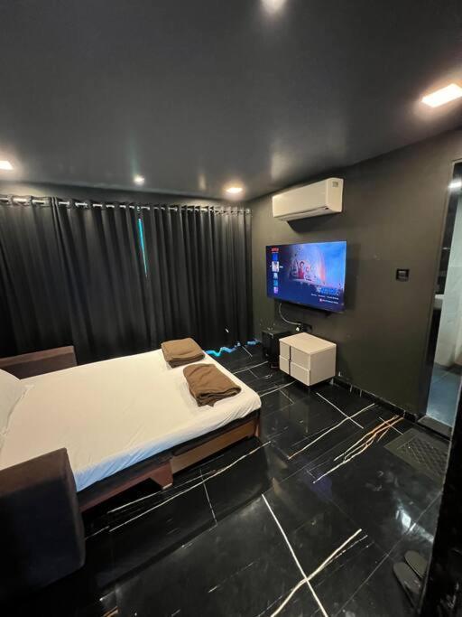 Stayhaven Starmount 4Bhk & Pool 孟买 外观 照片